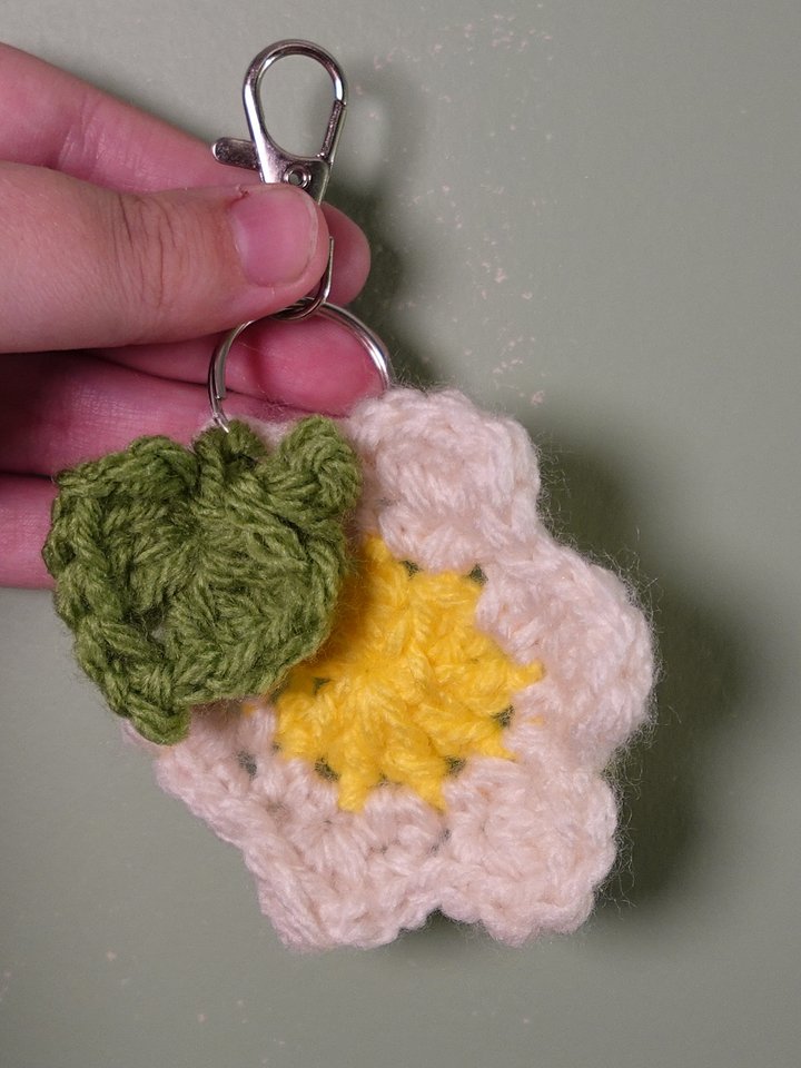 Flower KeyChain 🌼 product image (1)