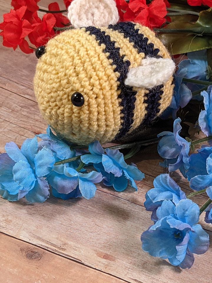 Bee Plush product image (1)
