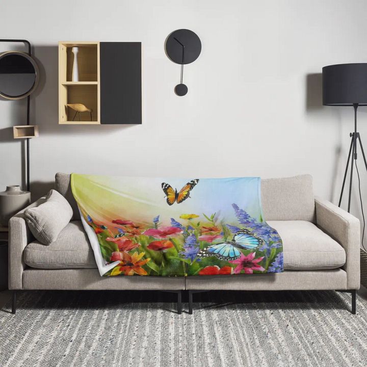 Discover the Beauty of Nature with Our Colorful Flowers & Butterflies Throw Blanket product image (1)