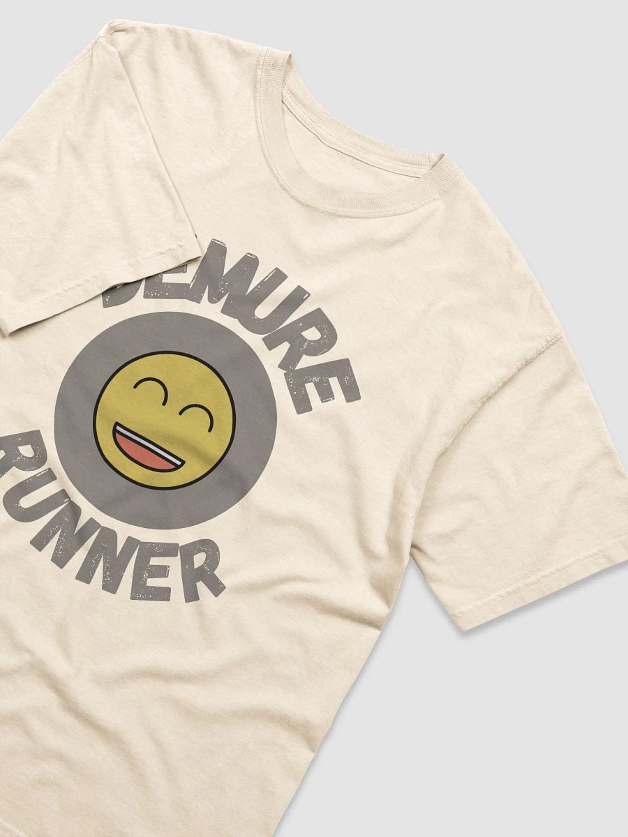 Demure Runner Smiley Tee product image (8)