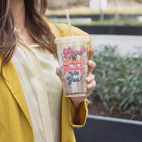It is important to stay hydrated!!💦 Check out these beautiful tumblers with straws 🥤🥰 link in my bio!! #Mind2BWell#healthy