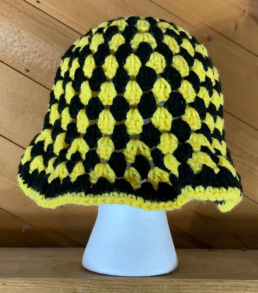 Black and Gold Bucket Hat product image (3)