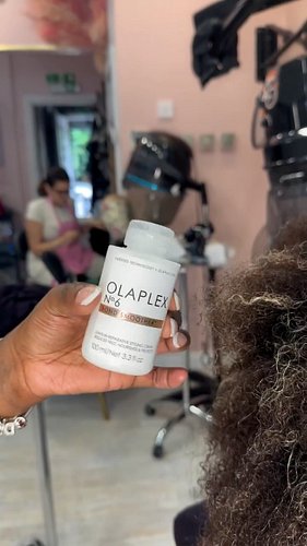 Smooth, soft, and full of movement🤎

The silk press stretches and straightens natural hair using heat — no chemicals, just te...