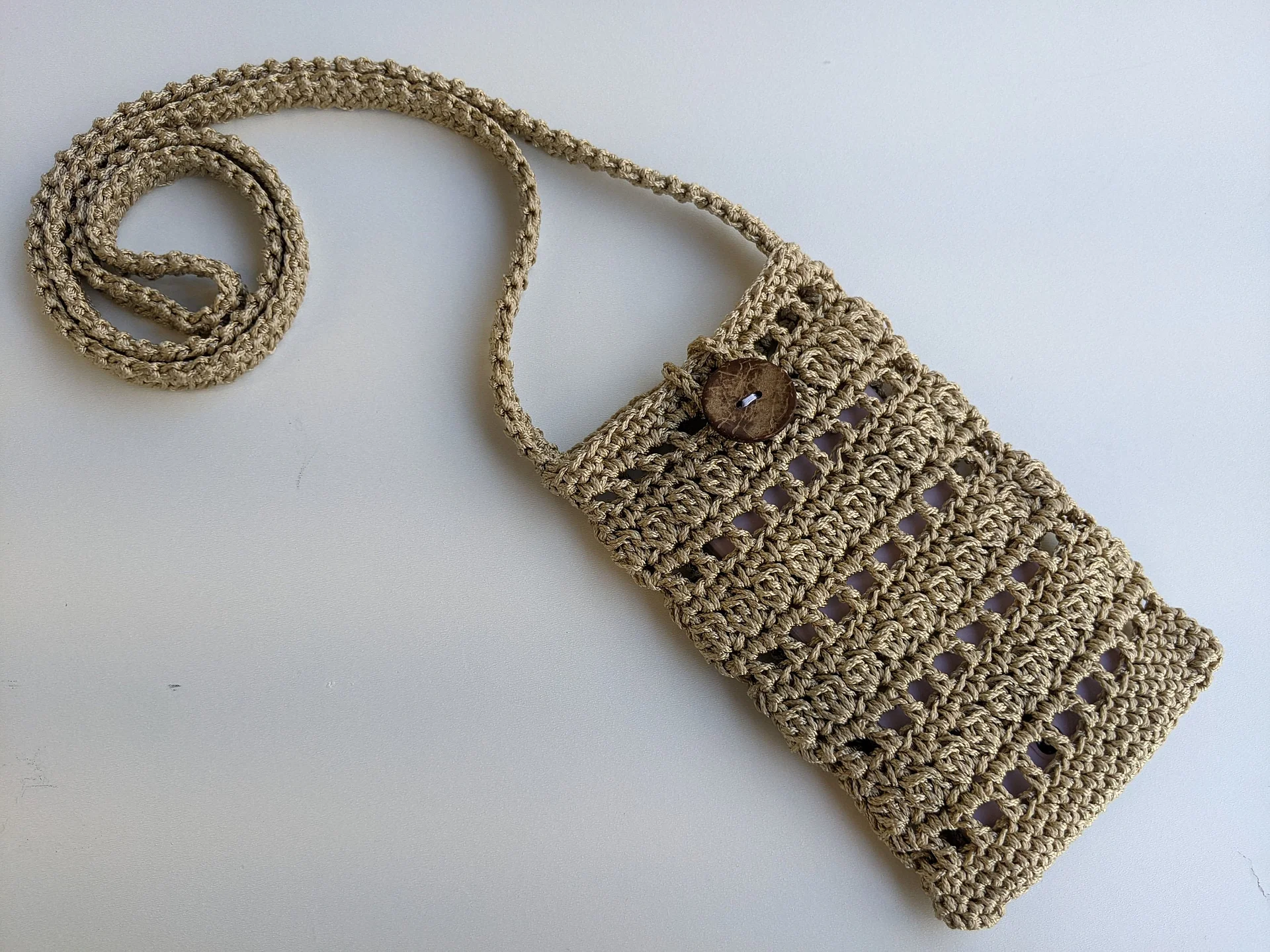 Crochet Smartphone Bag Pattern (with Button) product image (6)