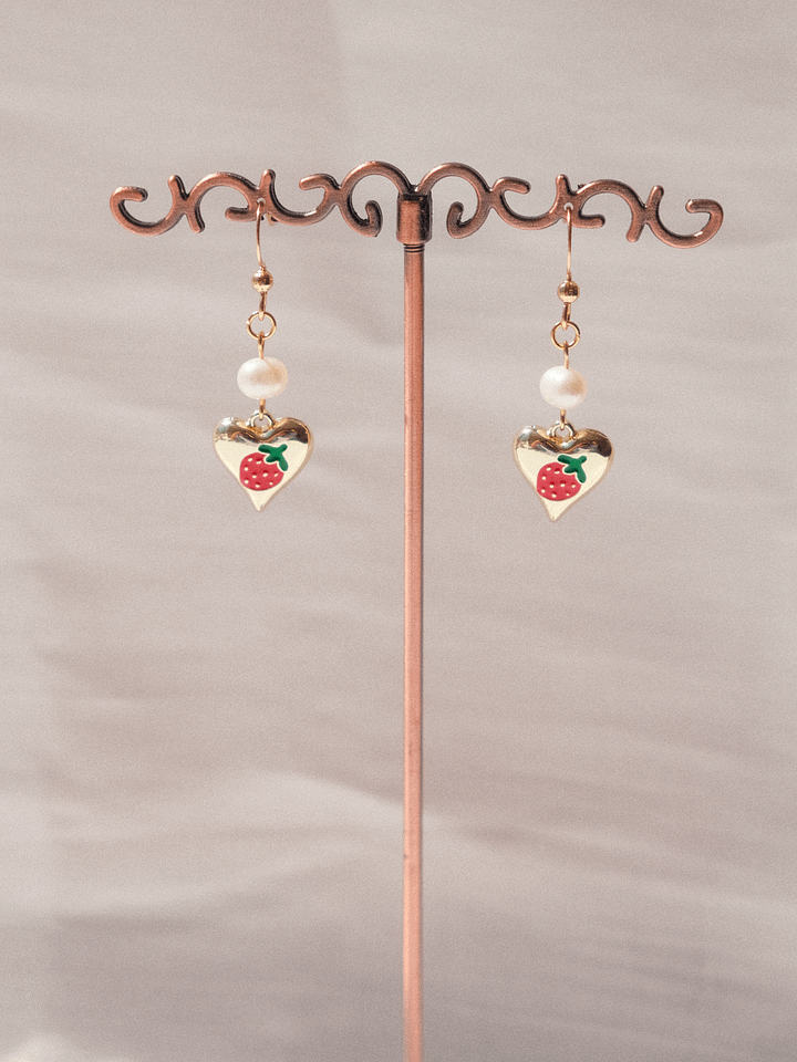 Strawberry hearts - Pearl earrings 🍓♡ product image (1)