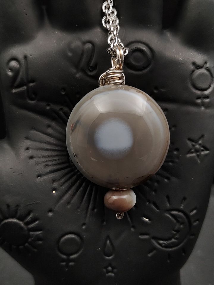 Eye Agate Oracles - Pale Spiral Chonk product image (2)