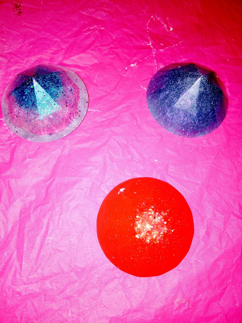Diamond-Shaped Resin Toppers