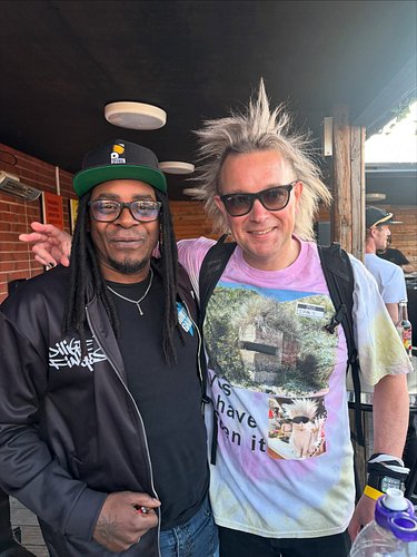 I’m so shit at taking pictures and videos at events but I managed to grab a pic with this absolute legend and safe guy.
Amazi...