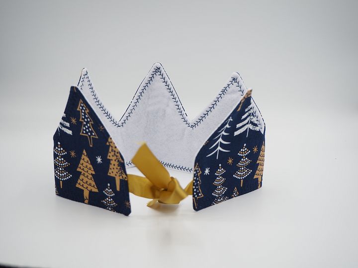 Reversible Christmas Cracker Crown Patterns product image (2)