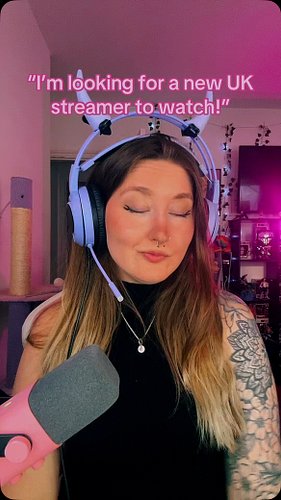Oh hi! #gamergirl #egirl #egirls #gamergirls #gamer #twitchstreamer #twitch #twitchtv #twitchuk #twitchgamer #ttv
