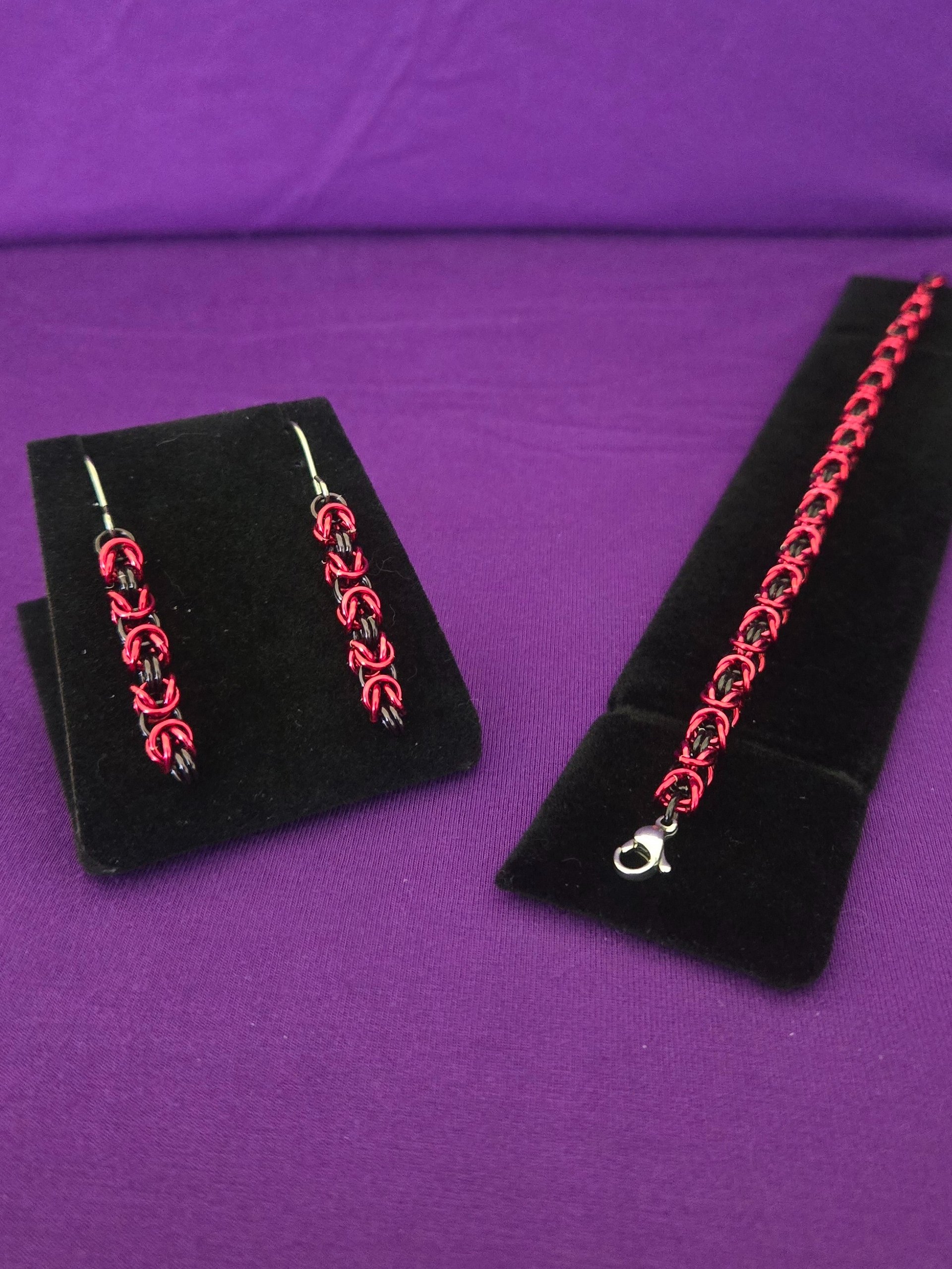 Chainmail Bracelet and Earring - Red and Black product image (1)