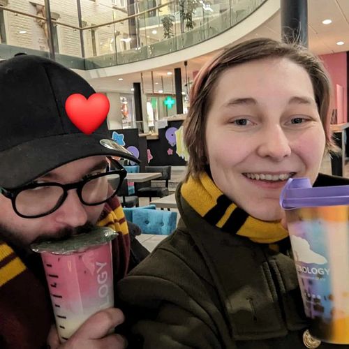 Bobatea and eating out! 
_________________________
Sposdo.com 
#bobatea #couple #duck #food #couplegoals #funny #twitchstreamer