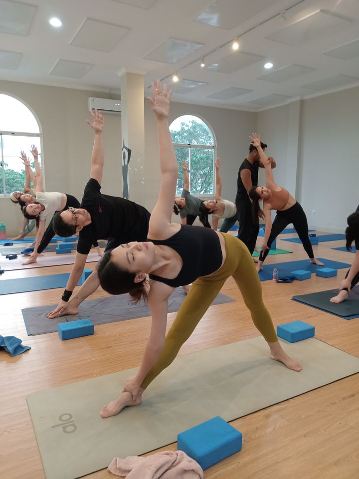 Hatha Yoga Flow 30 Min | Part -1 | The path to balance and vitality | Level : ★★ product image (2)
