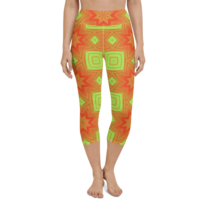 Graphic Gaze Capri Leggings product image (1)