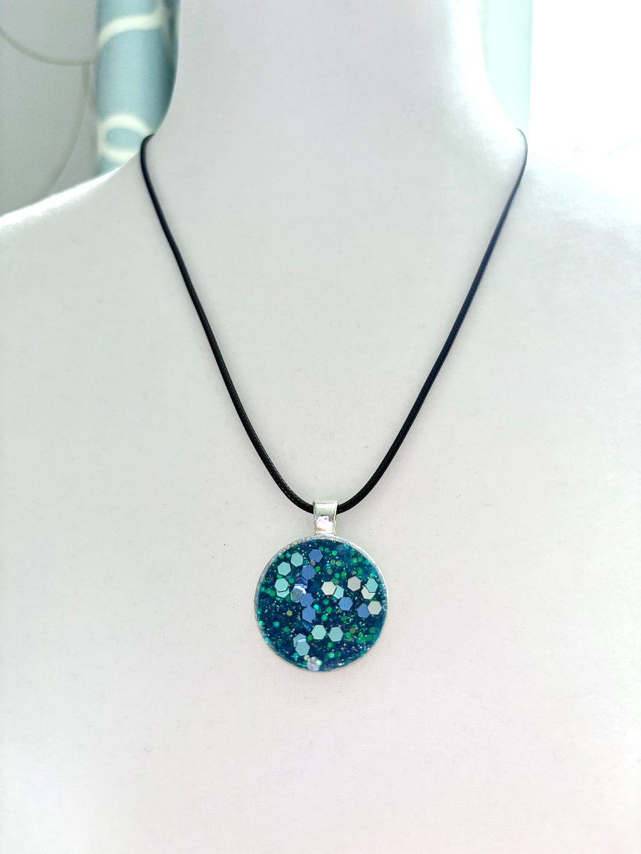 MFD-00234 | Ocean’s Sparkle – Resin Glitter Pendant Necklace | Handmade Jewelry by Monique Faella Designs™ product image (1)