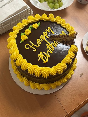 More photos of the legendary cake and if you want to try to make it at home, head to HyperfixedPod.com/recipe thanks to @csaf...