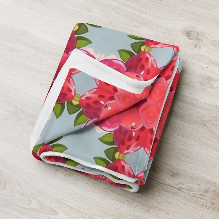 Berry Bliss Seamless Patterned Throw Blanket product image (8)