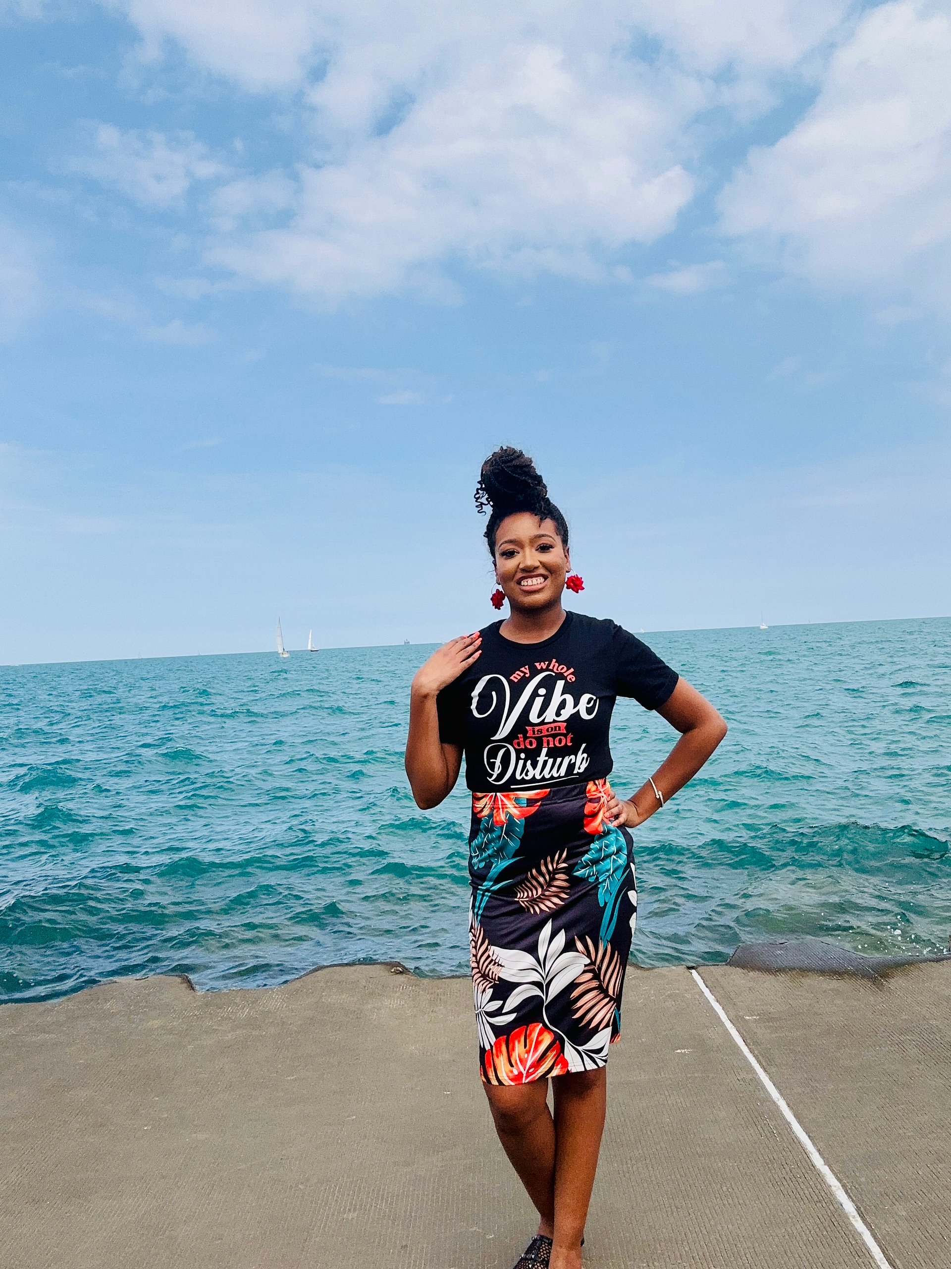 MY WHOLE VIBE IS ON DO NOT DISTURB-T-SHIRT & 5 MIN GRATITUDE JOURNAL BUNDLE product image (7)