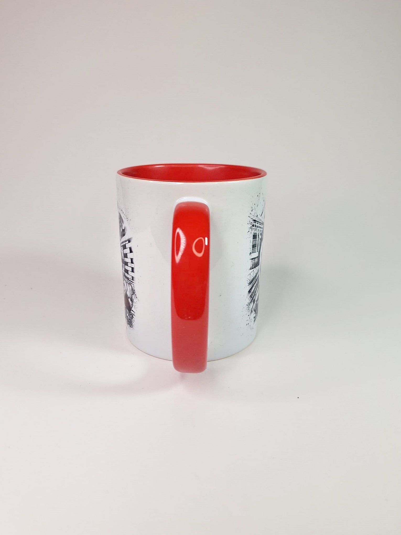 Hand-Drawn Thierry Henry Arsenal Mug – Red & White Football Fan Mug | Ideal Gift for Arsenal Supporters product image (4)