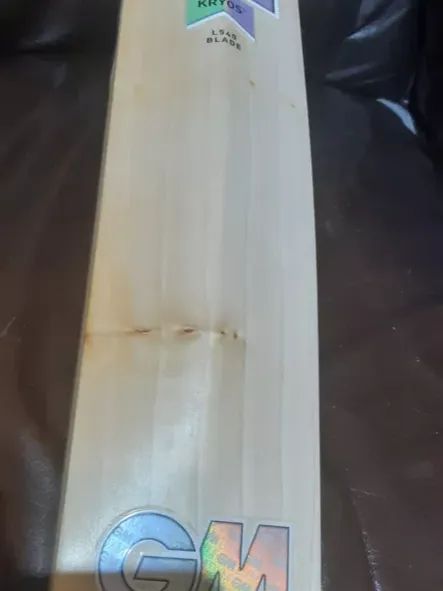 Genuine Gunn & Moore Kryos 808 Cricket Bat 2lb 10 1/2oz product image (4)