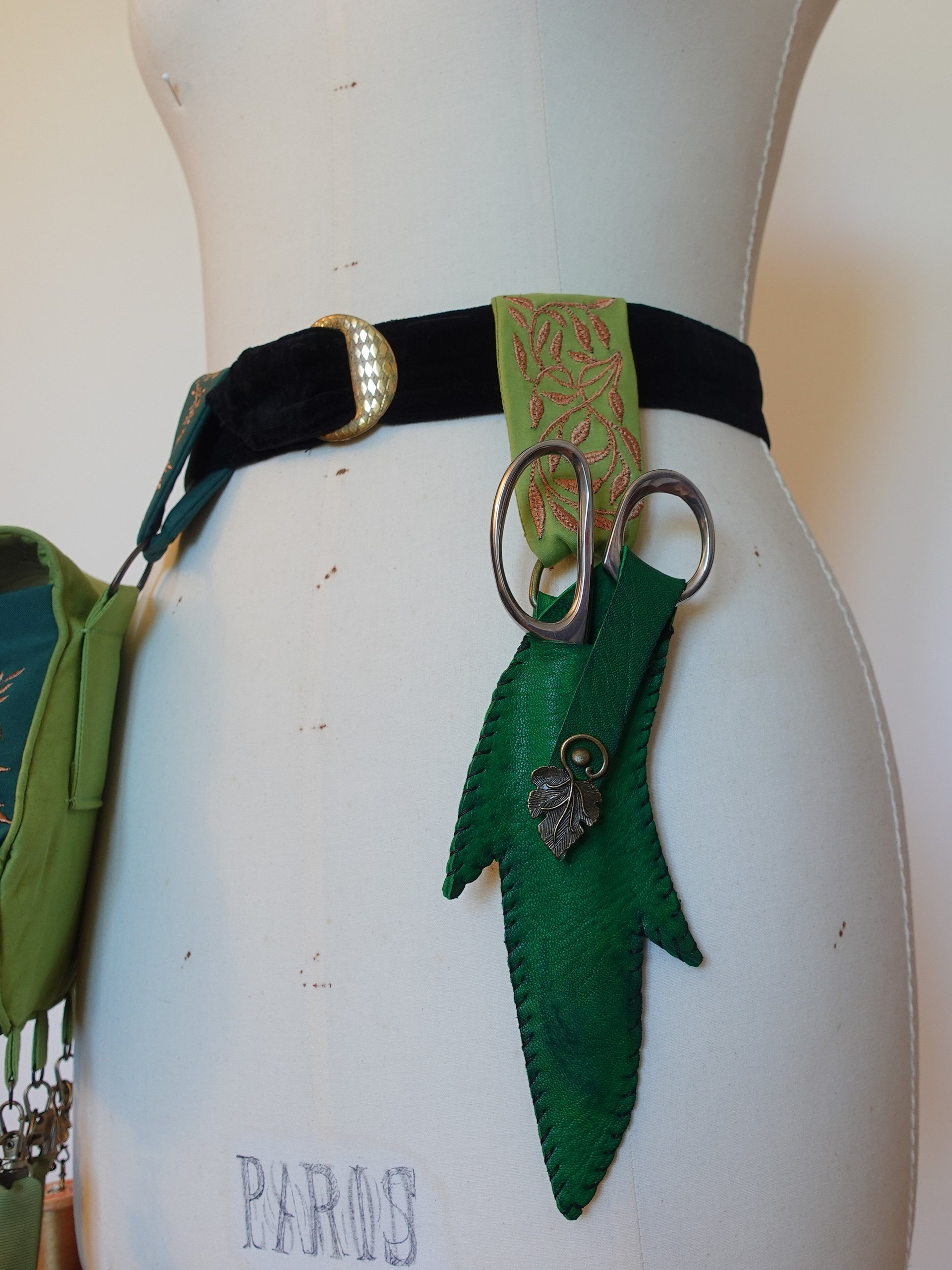 Leafy Toolbelt Sewing Pattern product image (3)