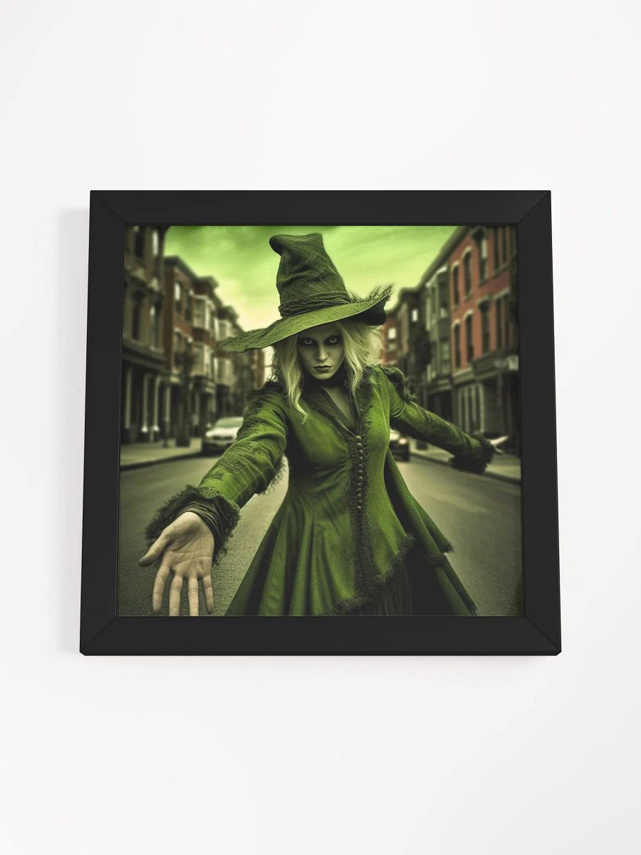Emerald Witch on the Prowl product image (4)