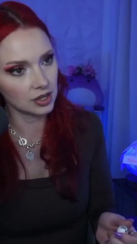 @gingrbredbeauty - #gingrbredbeauty on #Twitch | is that a mockingbird