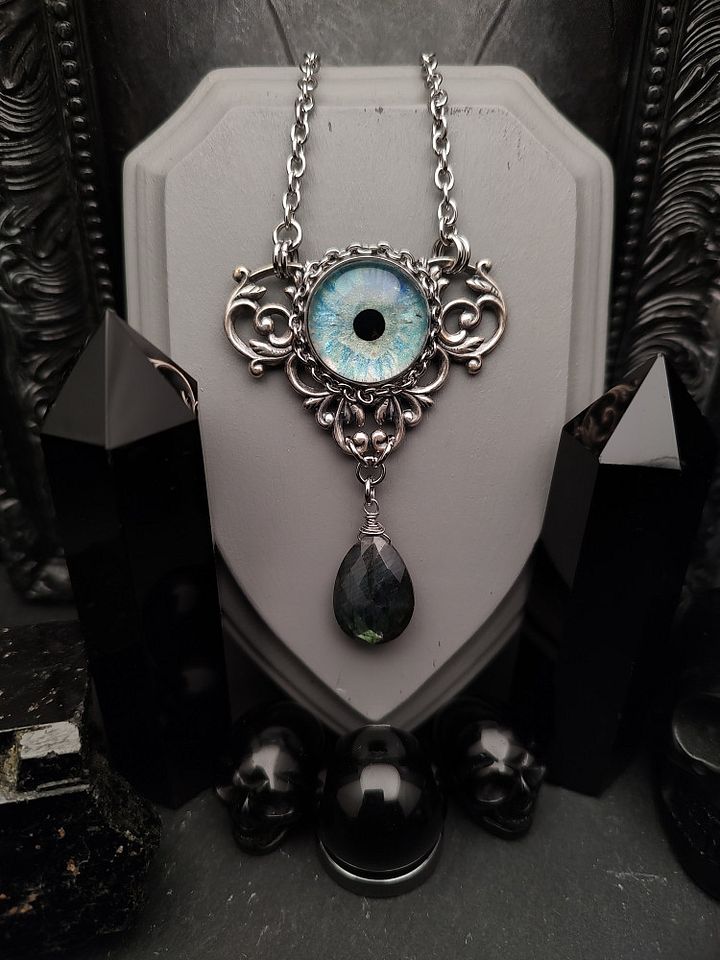 Eye Painted Amulet - FrostGlint product image (1)