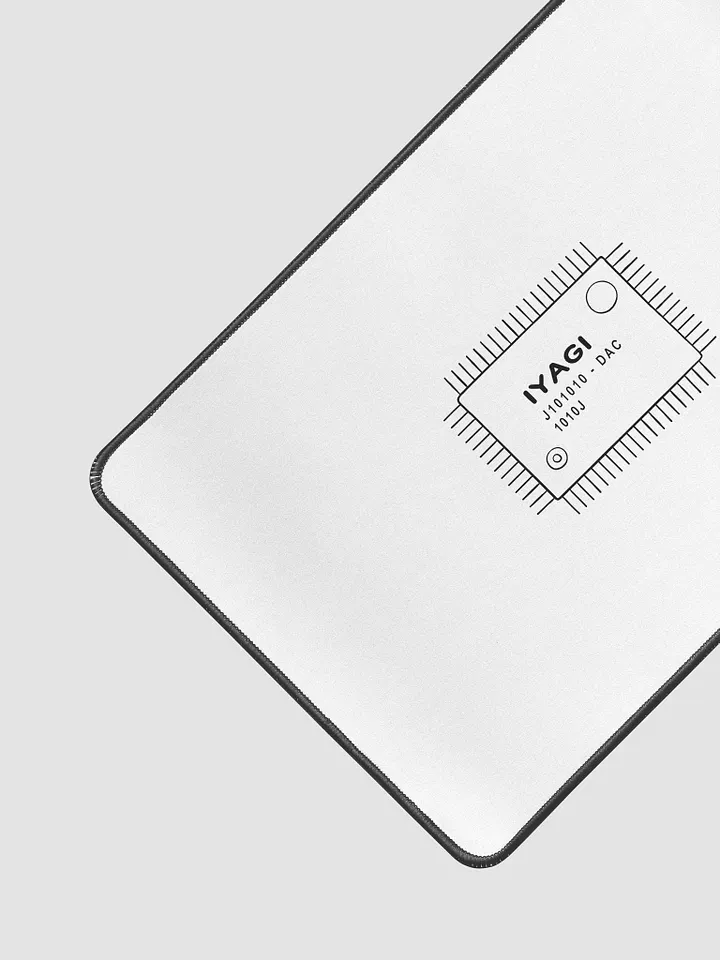 iyagi DAC Chip desk mat (white) product image (2)