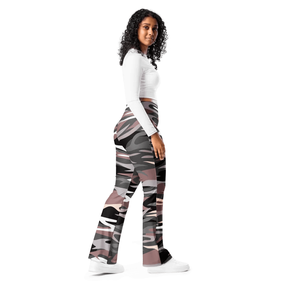 Camouflage Chic Flare Leggings product image (7)