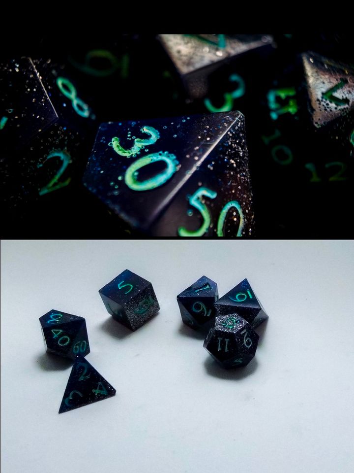 Dark Glitter Blue TTRPG 7x Dice Set product image (1)