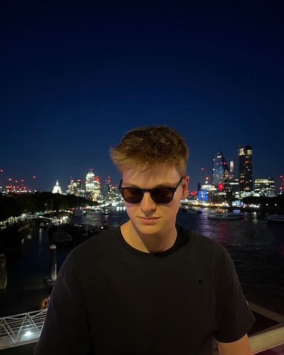 Greetings from London 🏴󠁧󠁢󠁥󠁮󠁧󠁿💂🏼‍♂️