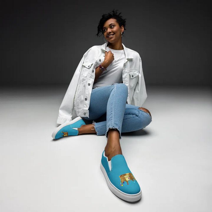 Queendom Beautiful Women Crown Canvas Shoes /Turquoise(TM) product image (2)