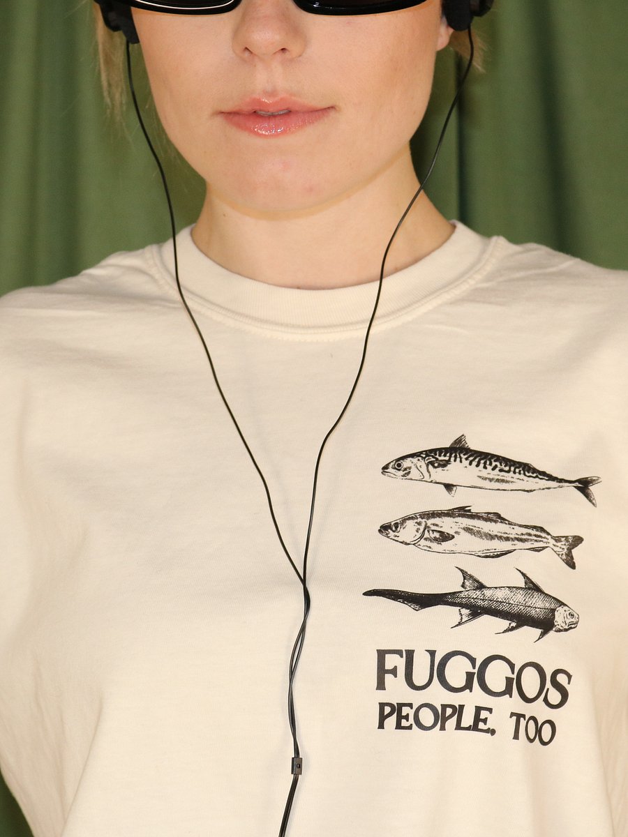 THE CLASSY TEE. product image (3)