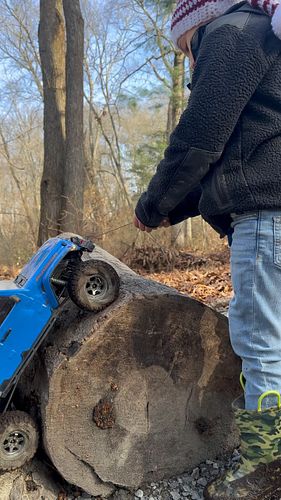 Needed a little help over that obstacle! Thankfully my little buddy was there for a recovery mission 👍🏻
.
We’re on YouTube! L...