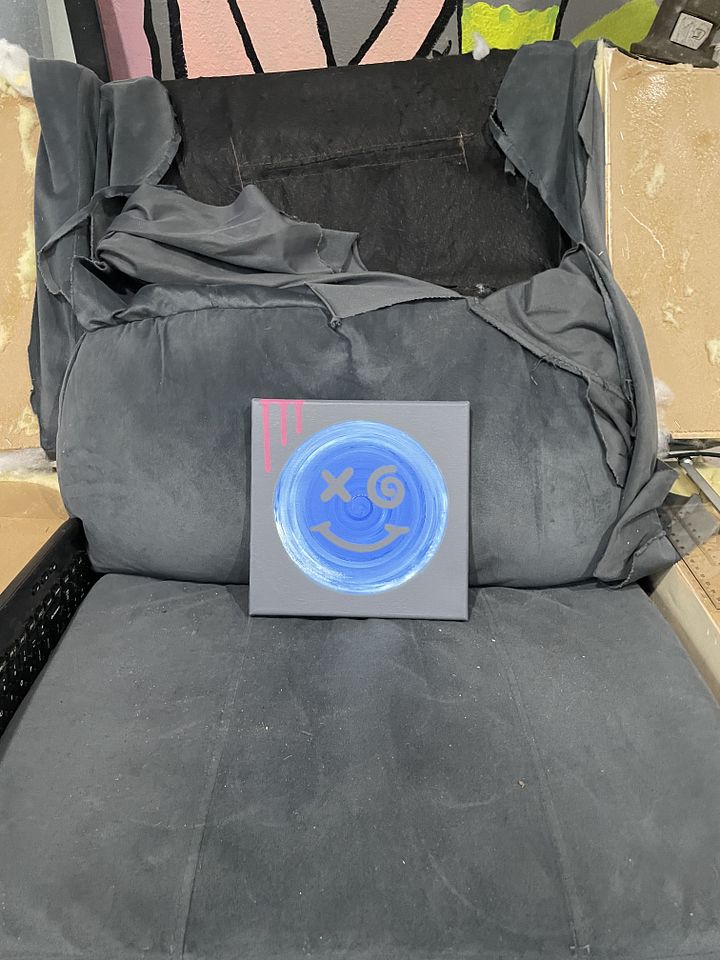 blue swirl smiley product image (1)