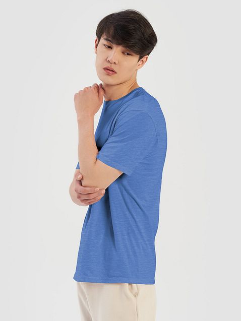 Photo showing Gildan Unisex Softstyle T-Shirt