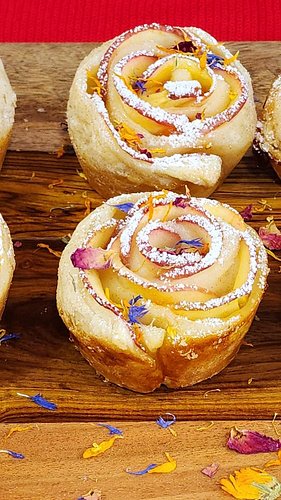 Hojaldres de Rosa y Lluvia: Donde la Sensibilidad Crea Belleza. 🌷

Miren estas rosas... son una maravilla, ¿verdad? 🌹 Pero su...