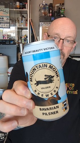 Mountain Monk - Bavarian Pilsner @mountainmonkbrewers #mountainmonkbrewers #craftbeerreview