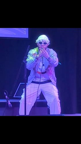 Baby I need a millllllliiiooooooooonnnnn I’m running out of time, out here on the grind, money on my mind, if you hit my line...