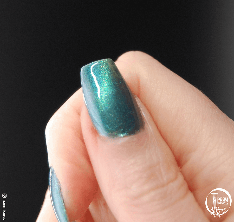 NO MOTHER IT'S JUST THE NORTHERN LIGHTS - Teal and Blue Green Magnetic Nail Polish product image (9)