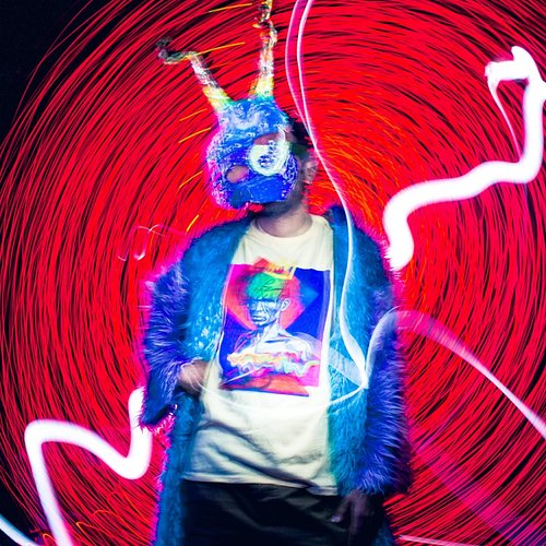 The Neocrown shirt is here. It's weird. it's pretty. It's a vivid dream.

Special thanks to all the citizens of Gailand.

Sho...