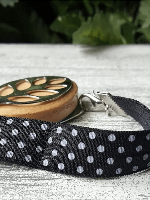 Black Dot Elastic Bracelet | Handmade Accessory for Bellabeat Leaf Urban & Ivy product image (1)