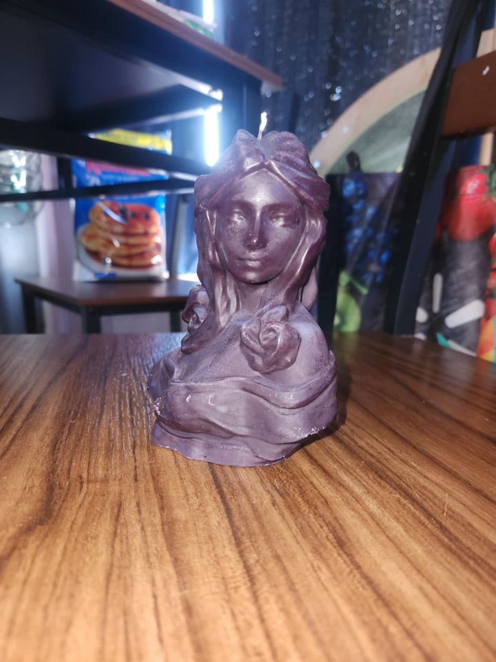 Aphrodite Goddess candle product image (2)