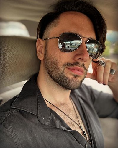 It’s my birthday! Happy Leo season to all the Leo’s out there 🦁

Happy birthday for when it is your birthday! What do you lik...