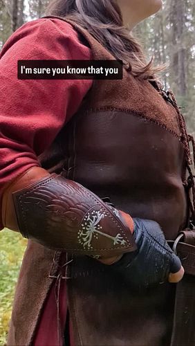 Did you know you can do THIS with leather?
🌿 
Everything seen here was made by meee. While I tend to make some complicated th...
