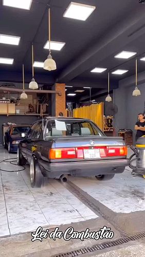 BMW E30 with too much power 😮‍💨😂
.
Follow @leidacombustao for more car related content 🚀🚘
Daily videos of the best Burnouts, ...