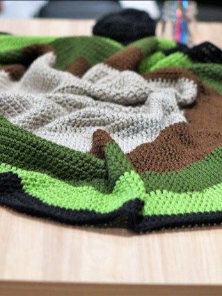 Double crochet round blanket pdf pattern product image (1)