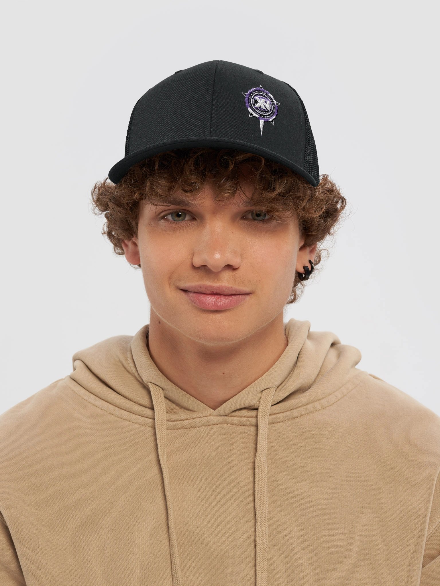Luna - Trucker product image (29)