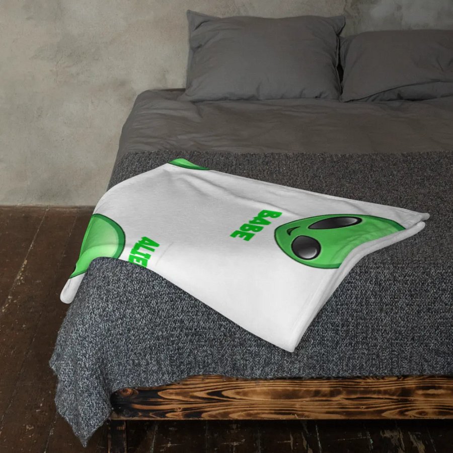 Alien Babe product image (23)